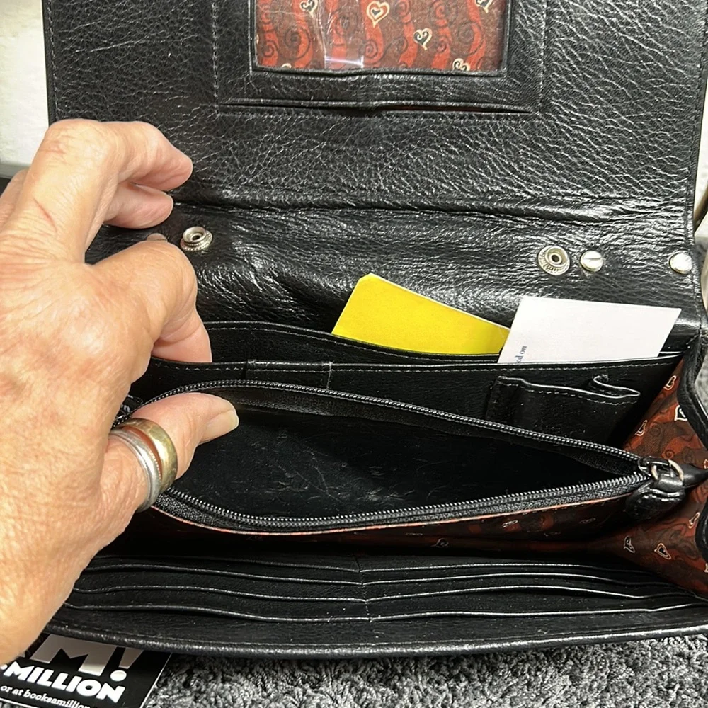 Brighton wallet/purse black‎ leather lots of pockets and compartments